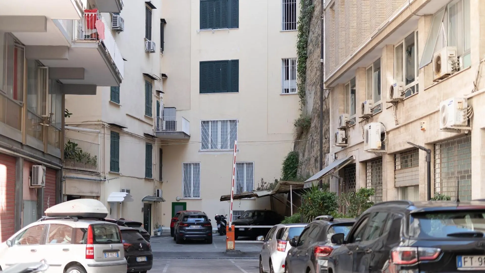 Yes I Know My Room - Mini Room Martiri Napoli